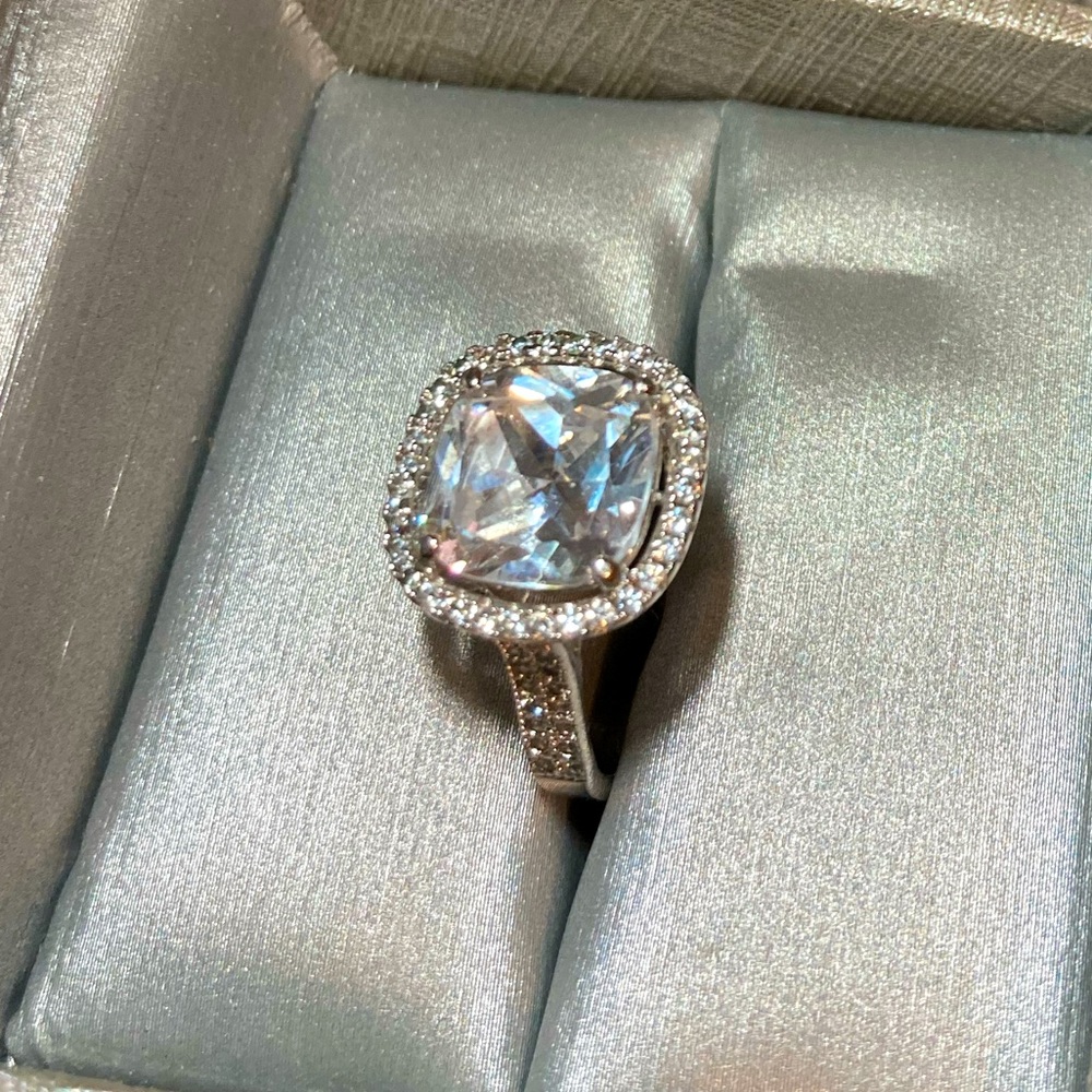 Halo ring - Picture 2 of 4